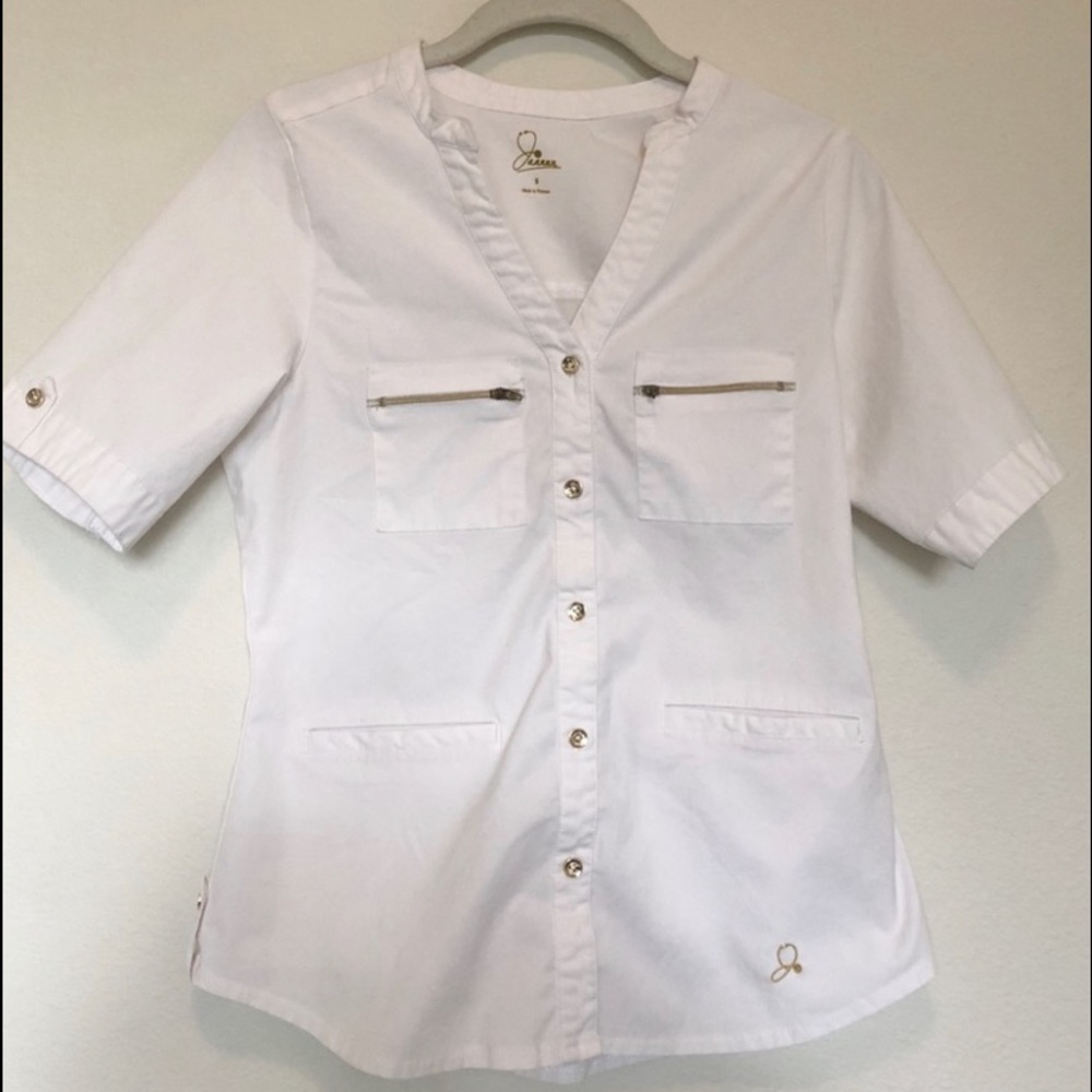 Jaanuu white top scrub
